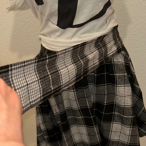 Black and White Plaid “Faux Wrap Around Waist Flannel Shirt” SKIRT -Mini NWOT - Picture 14 of 14